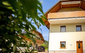 Apartma Lovor